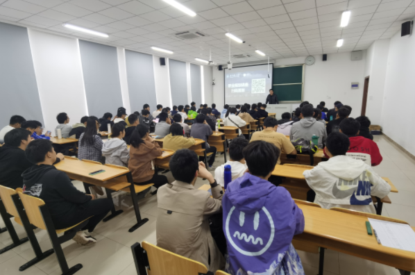 尊龙凯时科技集团在南京理工大学网络空间安全学院举办职业生涯规划讲座